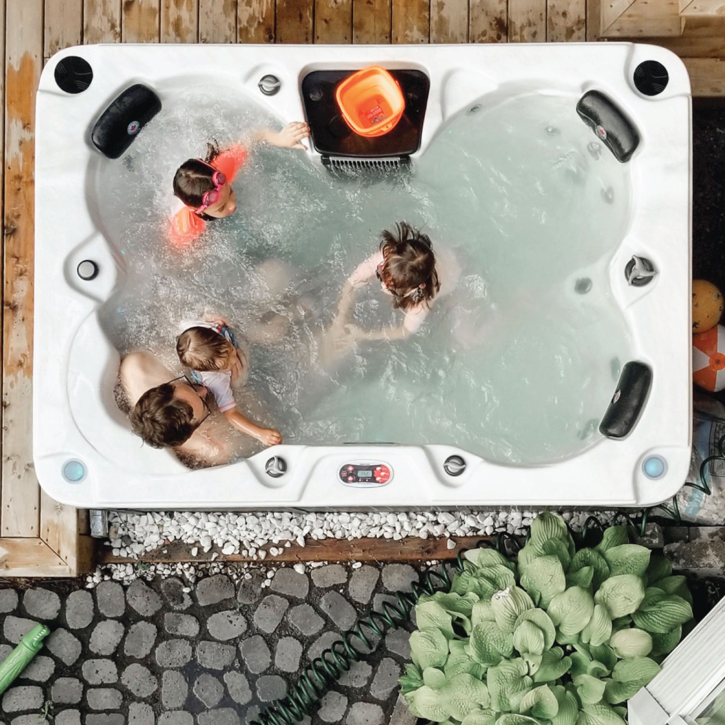 Calgary AI Plug & Play Hot Tub | 4-Person 24-Jet 	213 x 150 x 78 cm